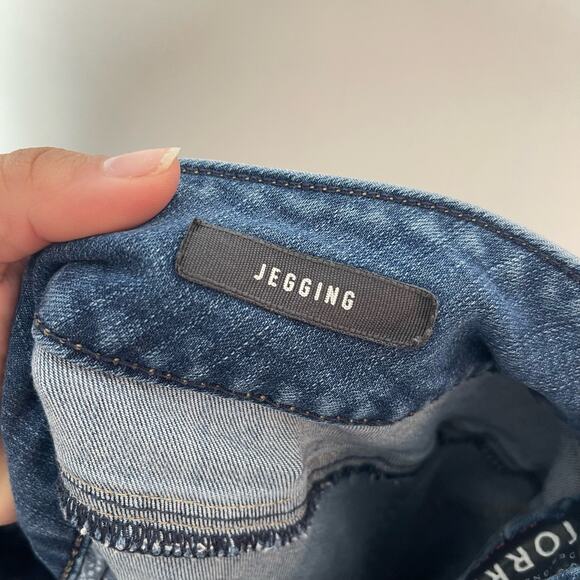 Torrid Premium Skinny Jegging Women's Plus Sz 16R Blue Denim Mid Rise Distressed - Picture 10 of 10